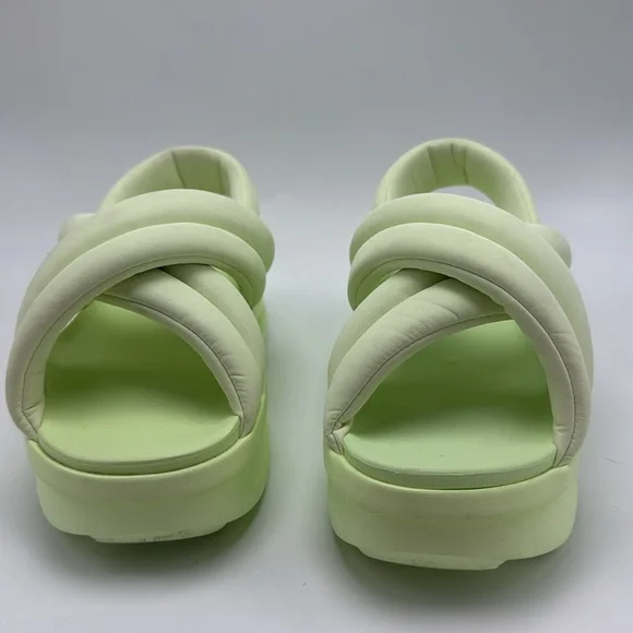 Nike
Air Max Isla "Barely Volt" sandals green size 9 women’s - Picture 5 of 6